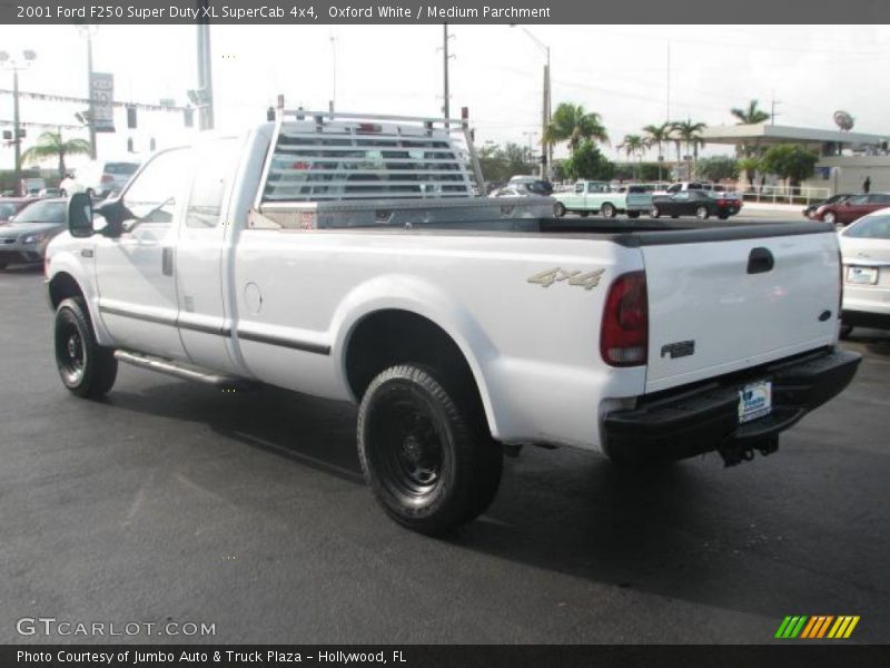 Oxford White / Medium Parchment 2001 Ford F250 Super Duty XL SuperCab 4x4