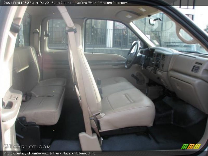 Oxford White / Medium Parchment 2001 Ford F250 Super Duty XL SuperCab 4x4