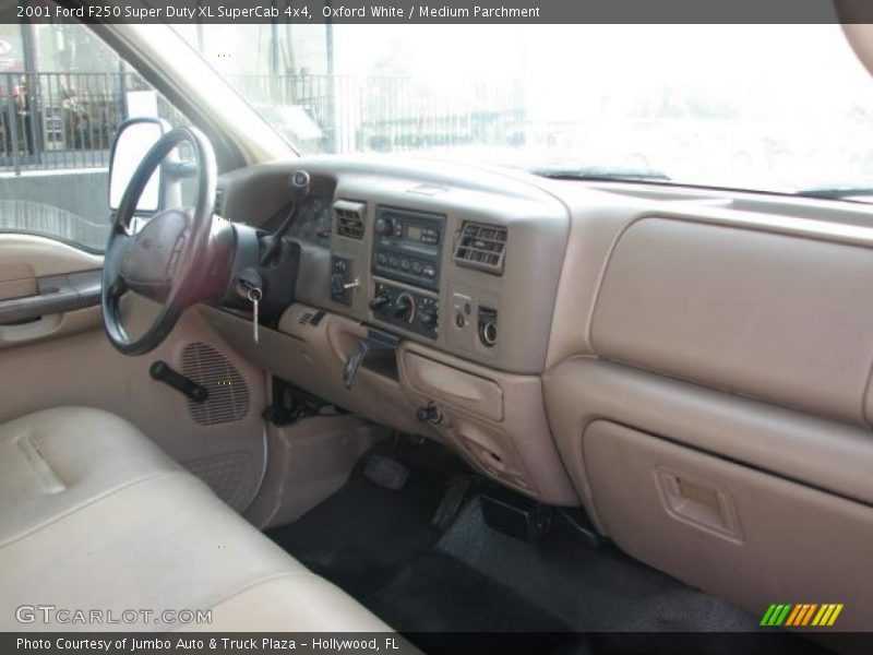 Oxford White / Medium Parchment 2001 Ford F250 Super Duty XL SuperCab 4x4