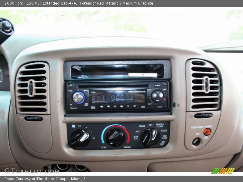 Toreador Red Metallic / Medium Graphite 2000 Ford F150 XLT Extended Cab 4x4