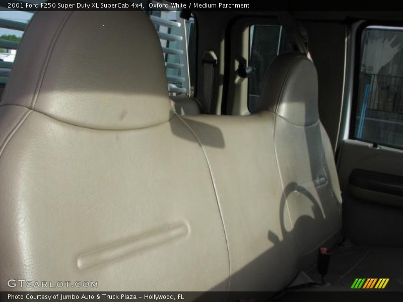 Oxford White / Medium Parchment 2001 Ford F250 Super Duty XL SuperCab 4x4