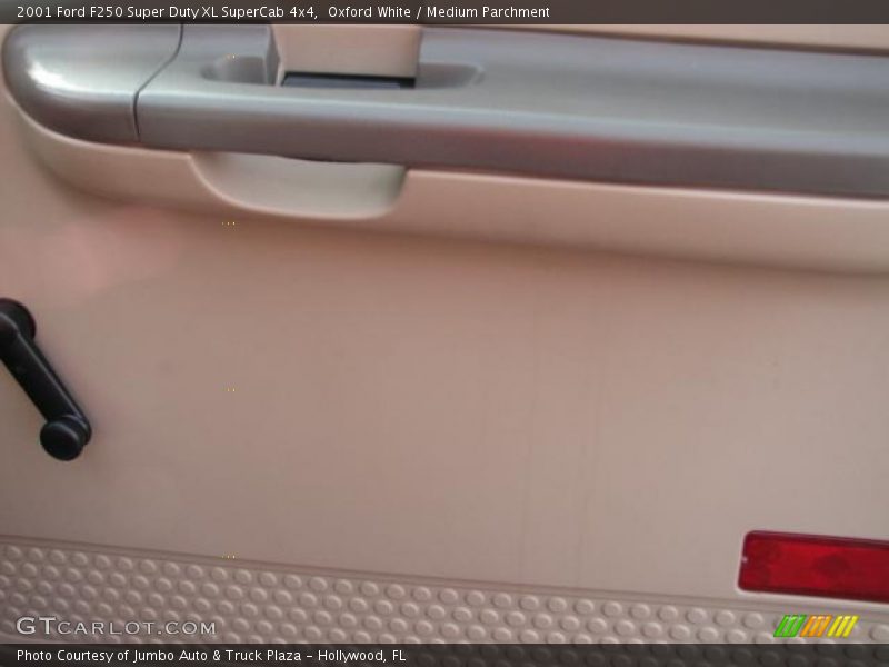 Oxford White / Medium Parchment 2001 Ford F250 Super Duty XL SuperCab 4x4