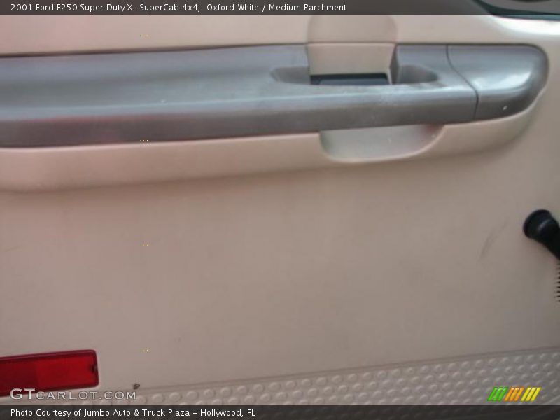 Oxford White / Medium Parchment 2001 Ford F250 Super Duty XL SuperCab 4x4