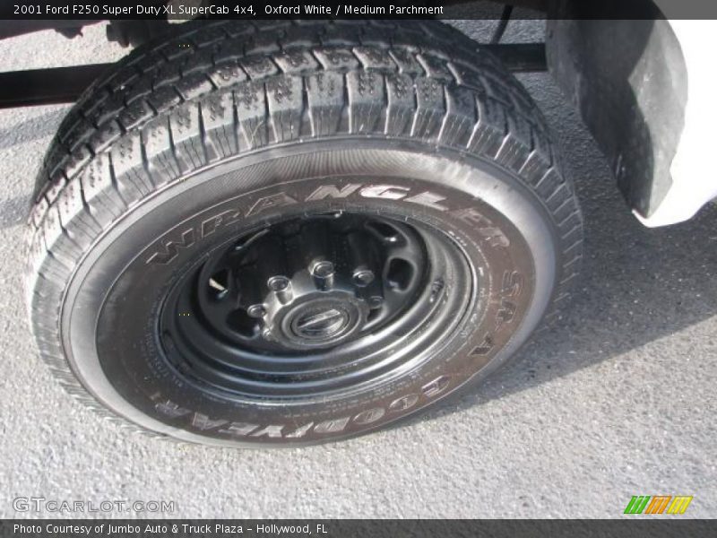 Oxford White / Medium Parchment 2001 Ford F250 Super Duty XL SuperCab 4x4