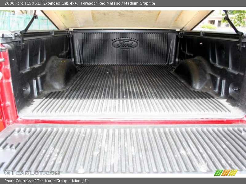 Toreador Red Metallic / Medium Graphite 2000 Ford F150 XLT Extended Cab 4x4