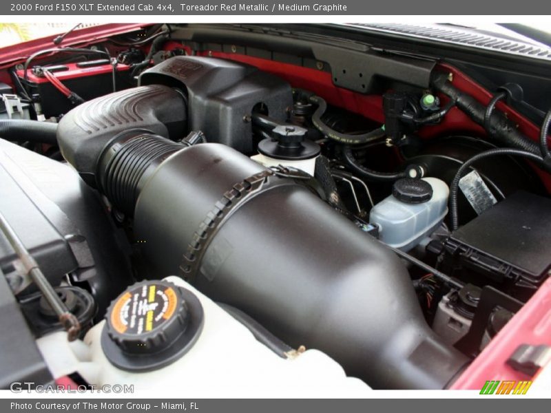 Toreador Red Metallic / Medium Graphite 2000 Ford F150 XLT Extended Cab 4x4