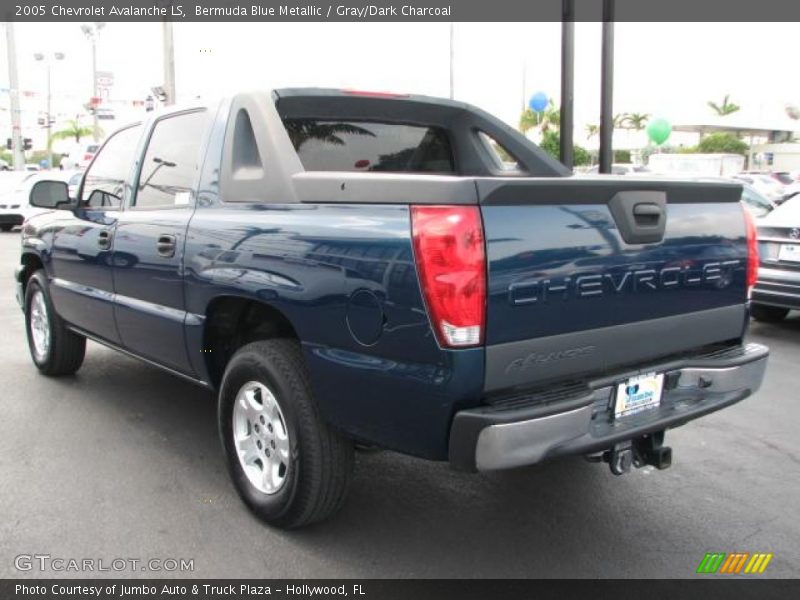 Bermuda Blue Metallic / Gray/Dark Charcoal 2005 Chevrolet Avalanche LS