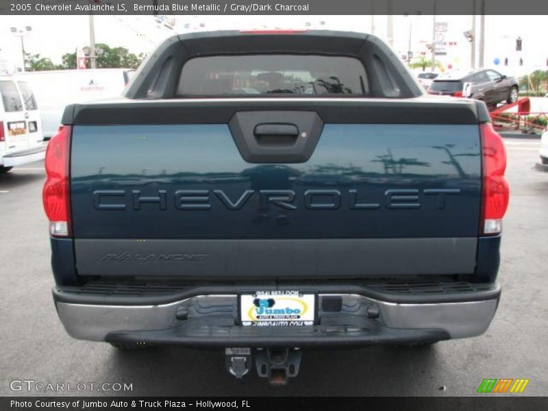 Bermuda Blue Metallic / Gray/Dark Charcoal 2005 Chevrolet Avalanche LS