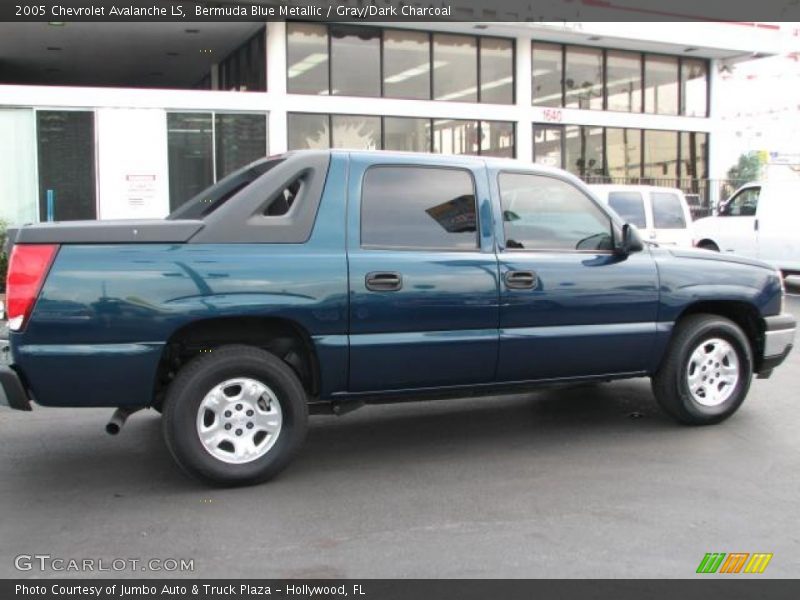 Bermuda Blue Metallic / Gray/Dark Charcoal 2005 Chevrolet Avalanche LS