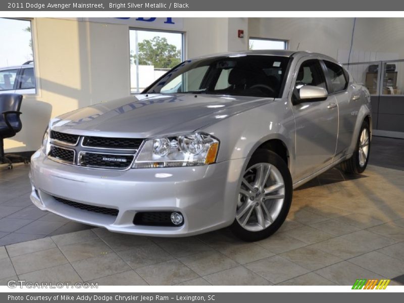 Bright Silver Metallic / Black 2011 Dodge Avenger Mainstreet