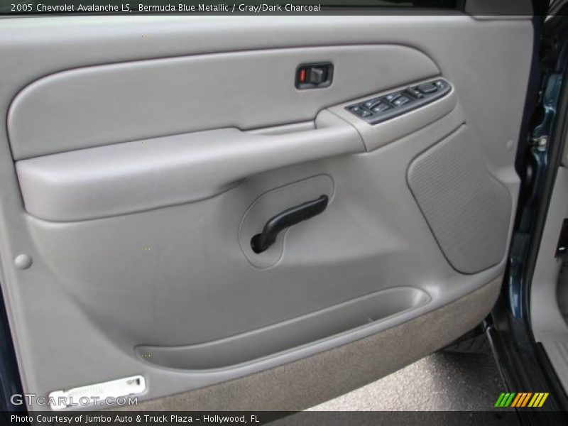 Bermuda Blue Metallic / Gray/Dark Charcoal 2005 Chevrolet Avalanche LS