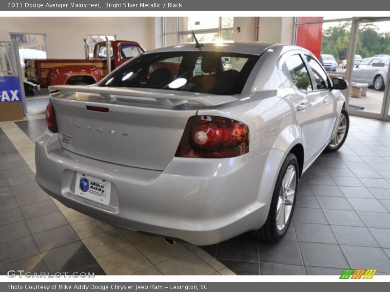 Bright Silver Metallic / Black 2011 Dodge Avenger Mainstreet