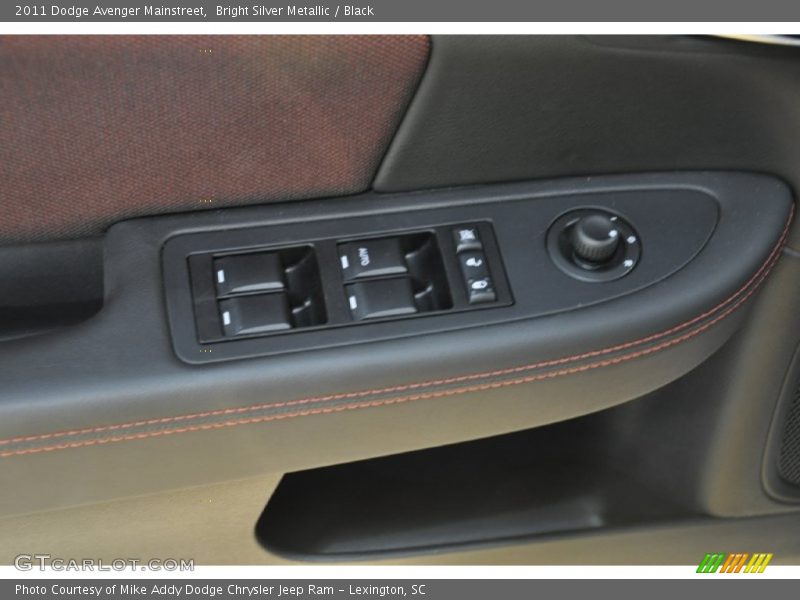 Bright Silver Metallic / Black 2011 Dodge Avenger Mainstreet