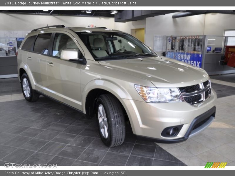 White Gold Metallic / Black/Light Frost Beige 2011 Dodge Journey Mainstreet