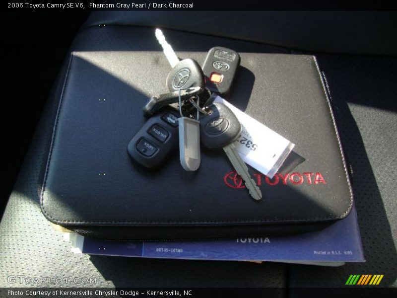 Phantom Gray Pearl / Dark Charcoal 2006 Toyota Camry SE V6