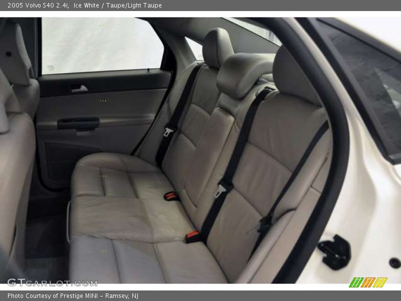 Ice White / Taupe/Light Taupe 2005 Volvo S40 2.4i