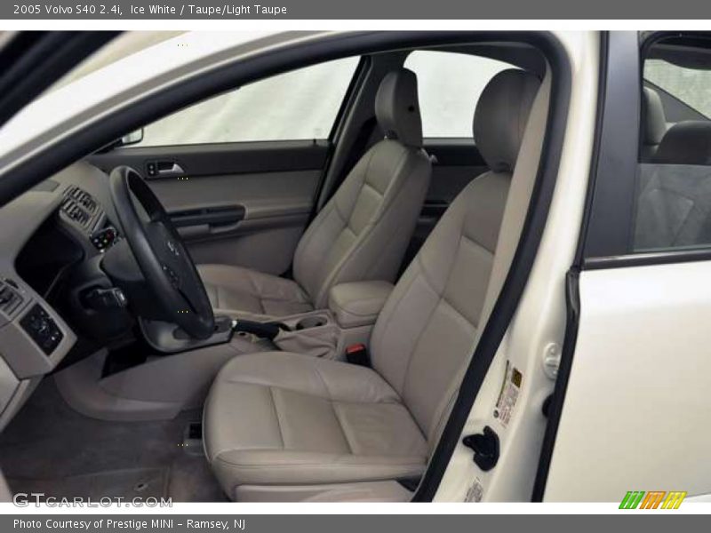 Ice White / Taupe/Light Taupe 2005 Volvo S40 2.4i