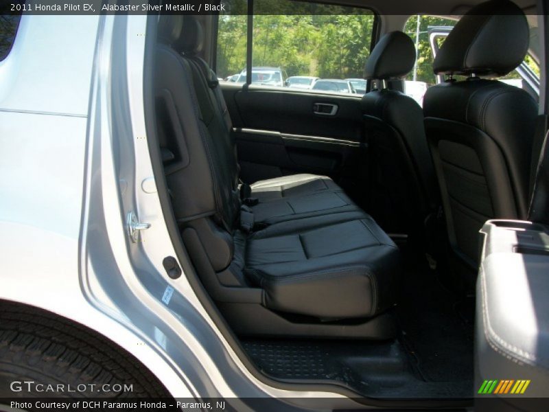 Alabaster Silver Metallic / Black 2011 Honda Pilot EX