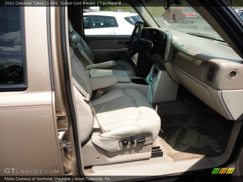 Sunset Gold Metallic / Tan/Neutral 2001 Chevrolet Tahoe LS 4x4