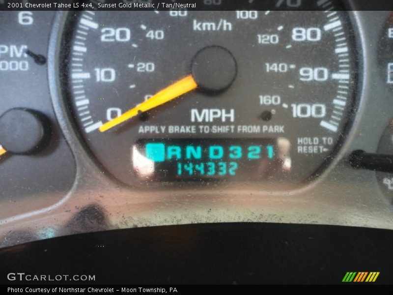 Sunset Gold Metallic / Tan/Neutral 2001 Chevrolet Tahoe LS 4x4