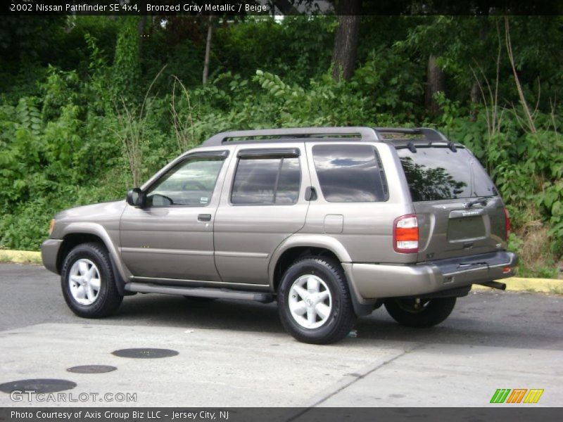 Bronzed Gray Metallic / Beige 2002 Nissan Pathfinder SE 4x4