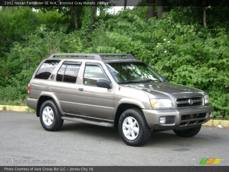Bronzed Gray Metallic / Beige 2002 Nissan Pathfinder SE 4x4