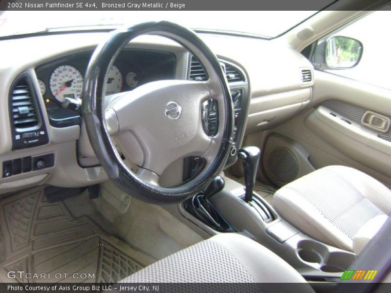 Bronzed Gray Metallic / Beige 2002 Nissan Pathfinder SE 4x4