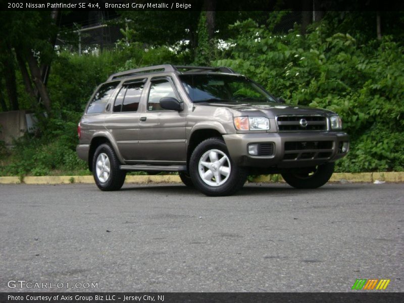 Bronzed Gray Metallic / Beige 2002 Nissan Pathfinder SE 4x4