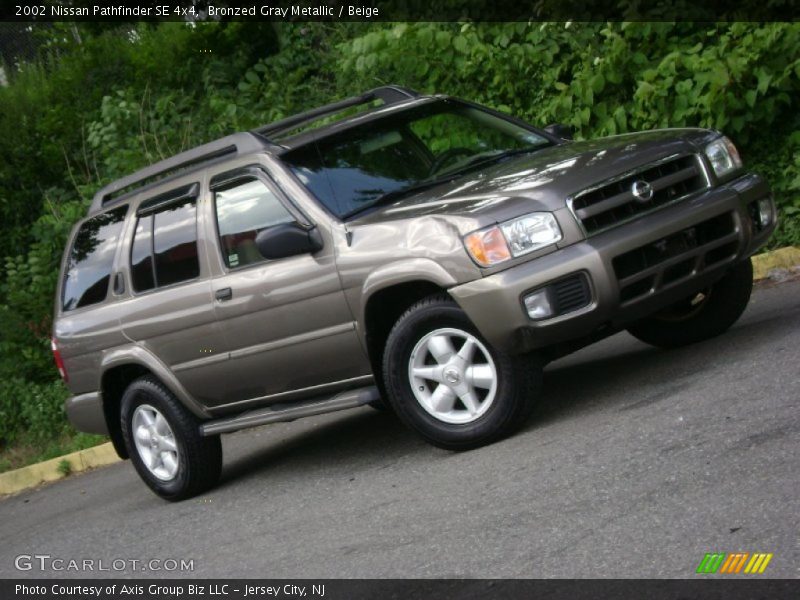 Bronzed Gray Metallic / Beige 2002 Nissan Pathfinder SE 4x4