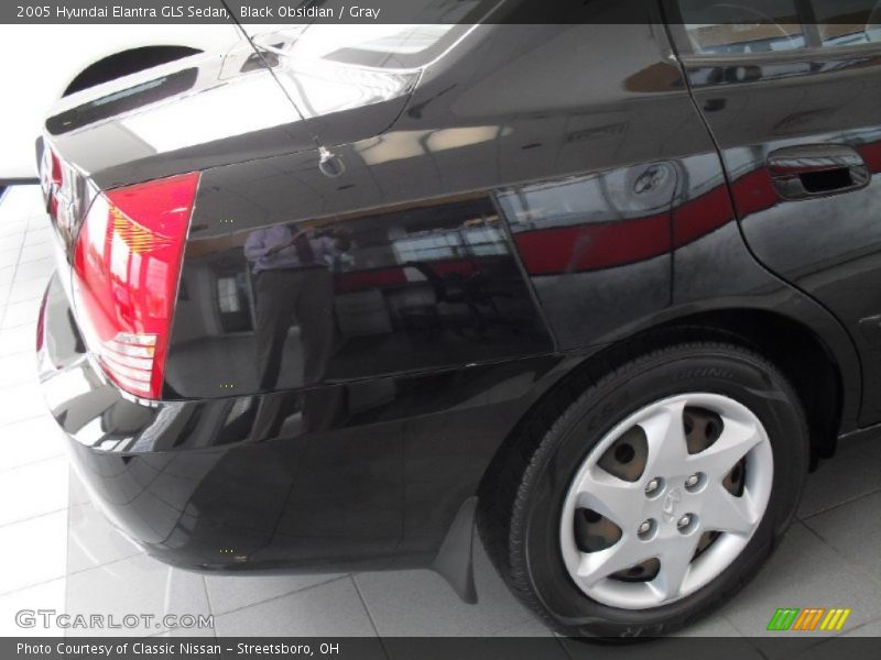 Black Obsidian / Gray 2005 Hyundai Elantra GLS Sedan