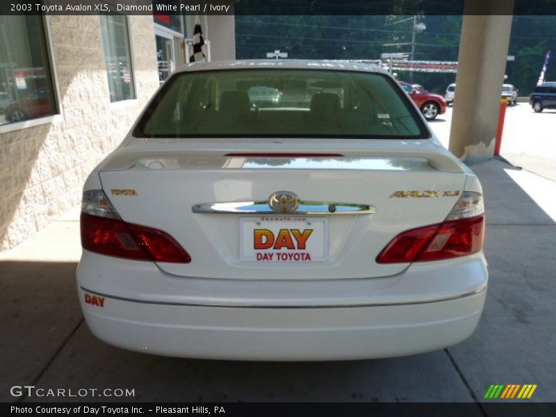 Diamond White Pearl / Ivory 2003 Toyota Avalon XLS