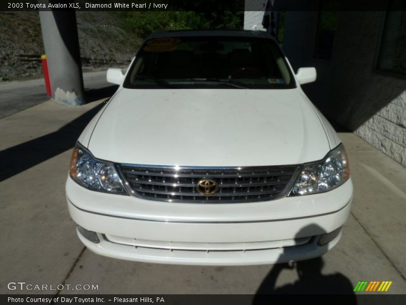 Diamond White Pearl / Ivory 2003 Toyota Avalon XLS