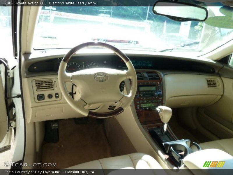 Diamond White Pearl / Ivory 2003 Toyota Avalon XLS