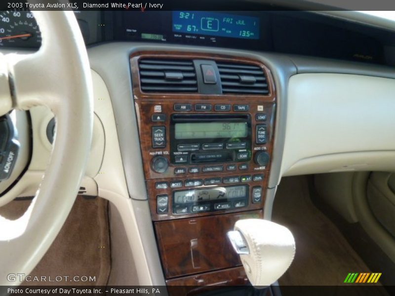 Diamond White Pearl / Ivory 2003 Toyota Avalon XLS