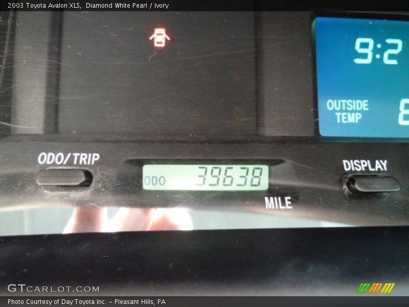 Diamond White Pearl / Ivory 2003 Toyota Avalon XLS