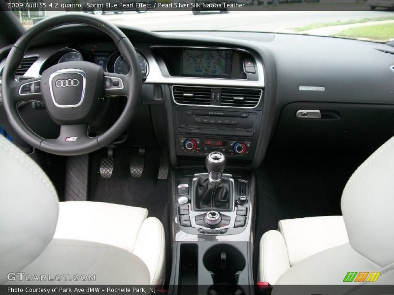 Sprint Blue Pearl Effect / Pearl Silver Silk Nappa Leather 2009 Audi S5 4.2 quattro