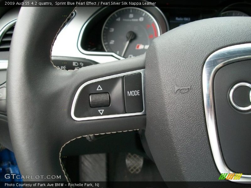 Sprint Blue Pearl Effect / Pearl Silver Silk Nappa Leather 2009 Audi S5 4.2 quattro