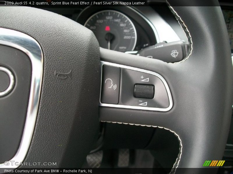 Sprint Blue Pearl Effect / Pearl Silver Silk Nappa Leather 2009 Audi S5 4.2 quattro