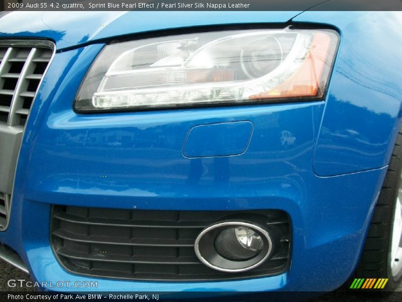 Sprint Blue Pearl Effect / Pearl Silver Silk Nappa Leather 2009 Audi S5 4.2 quattro