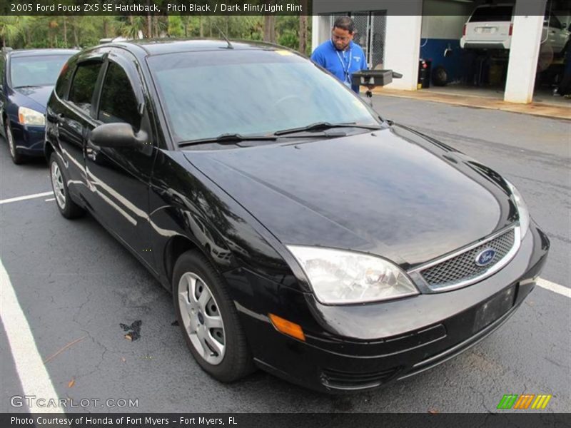 Pitch Black / Dark Flint/Light Flint 2005 Ford Focus ZX5 SE Hatchback