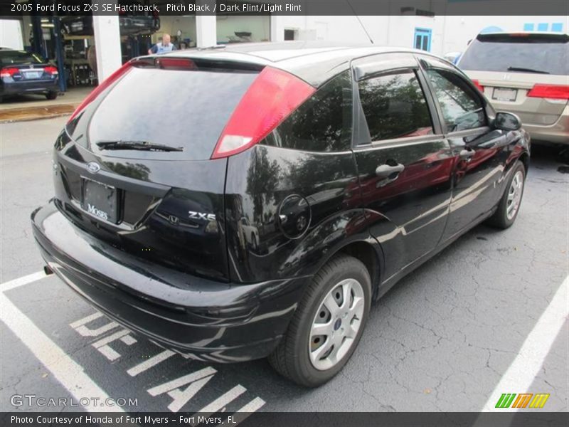 Pitch Black / Dark Flint/Light Flint 2005 Ford Focus ZX5 SE Hatchback