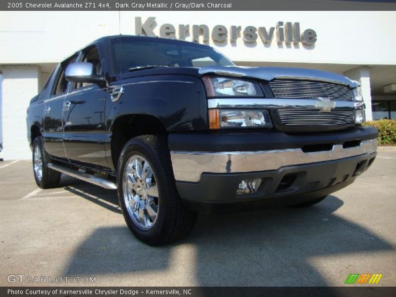 Dark Gray Metallic / Gray/Dark Charcoal 2005 Chevrolet Avalanche Z71 4x4