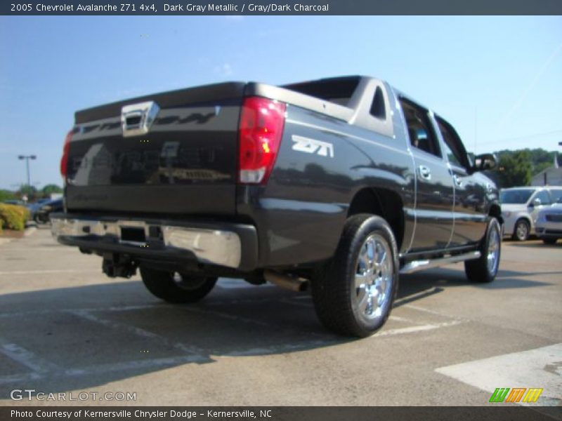 Dark Gray Metallic / Gray/Dark Charcoal 2005 Chevrolet Avalanche Z71 4x4