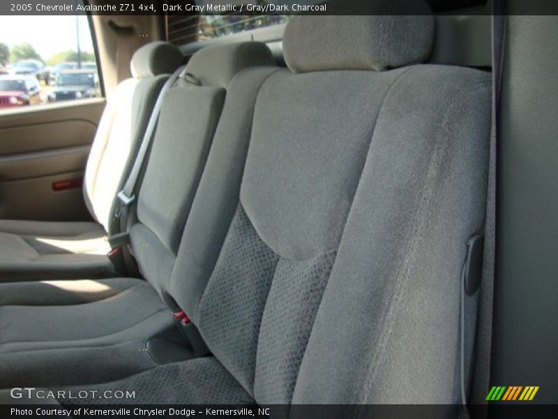 Dark Gray Metallic / Gray/Dark Charcoal 2005 Chevrolet Avalanche Z71 4x4