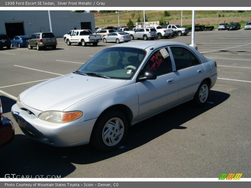 Silver Frost Metallic / Gray 1998 Ford Escort SE Sedan