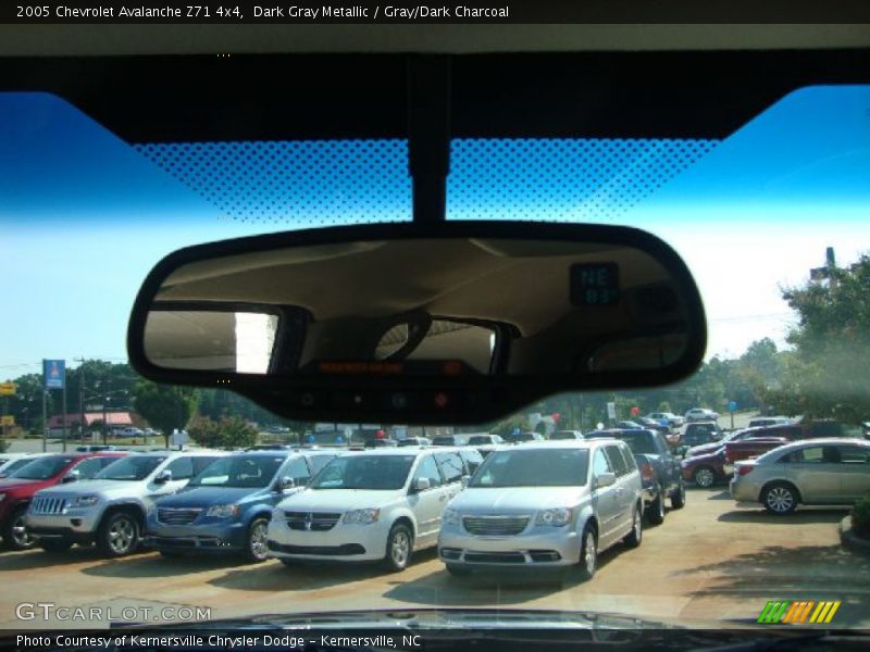 Dark Gray Metallic / Gray/Dark Charcoal 2005 Chevrolet Avalanche Z71 4x4
