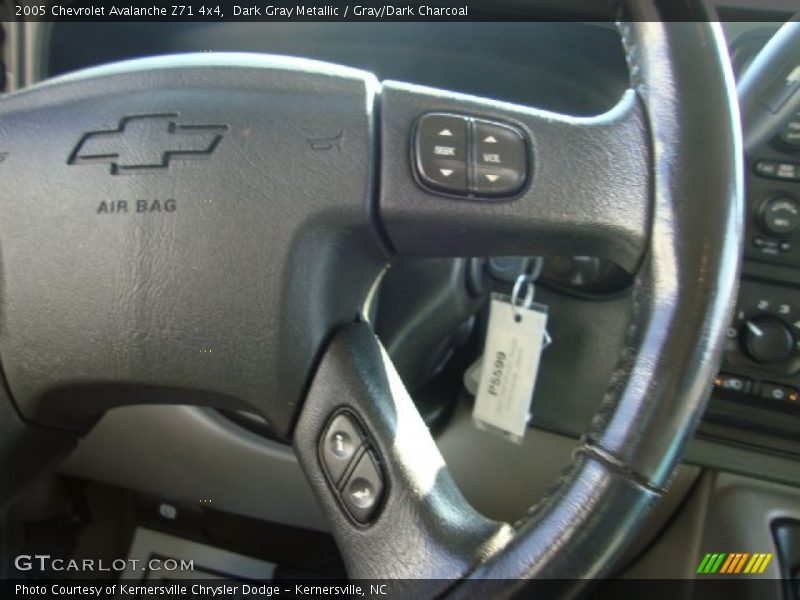 Dark Gray Metallic / Gray/Dark Charcoal 2005 Chevrolet Avalanche Z71 4x4