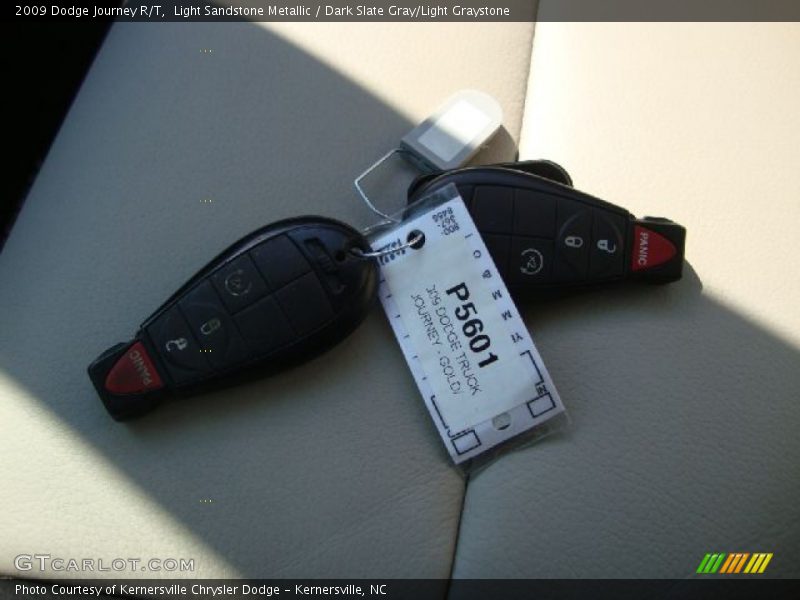 Light Sandstone Metallic / Dark Slate Gray/Light Graystone 2009 Dodge Journey R/T