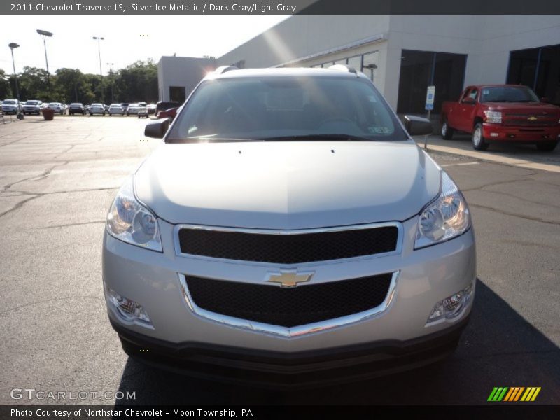 Silver Ice Metallic / Dark Gray/Light Gray 2011 Chevrolet Traverse LS