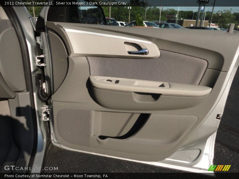 Silver Ice Metallic / Dark Gray/Light Gray 2011 Chevrolet Traverse LS